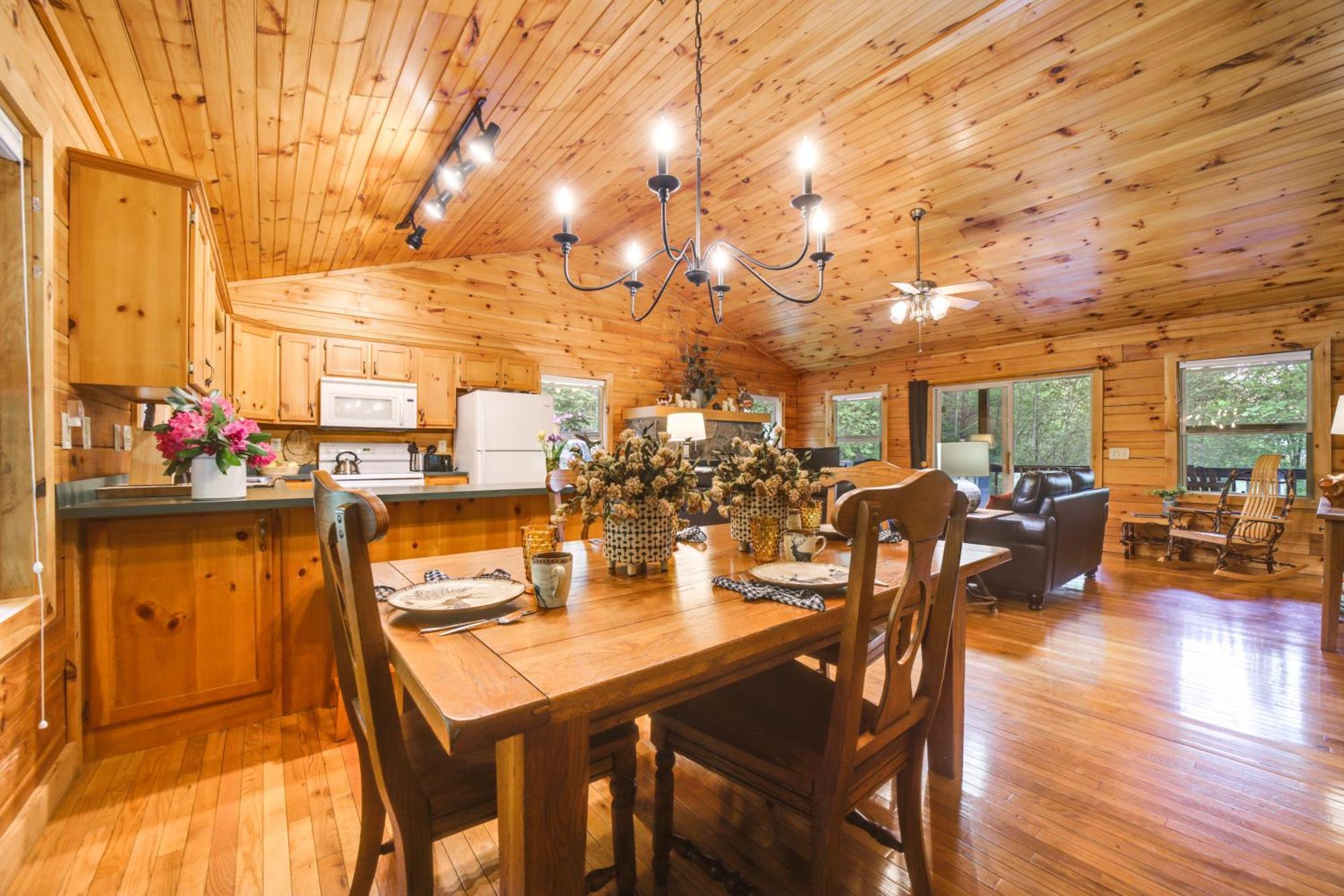 Peaceful Smoky Mountain Cabin With Deck And Fire Pit! Waynesville Eksteriør billede