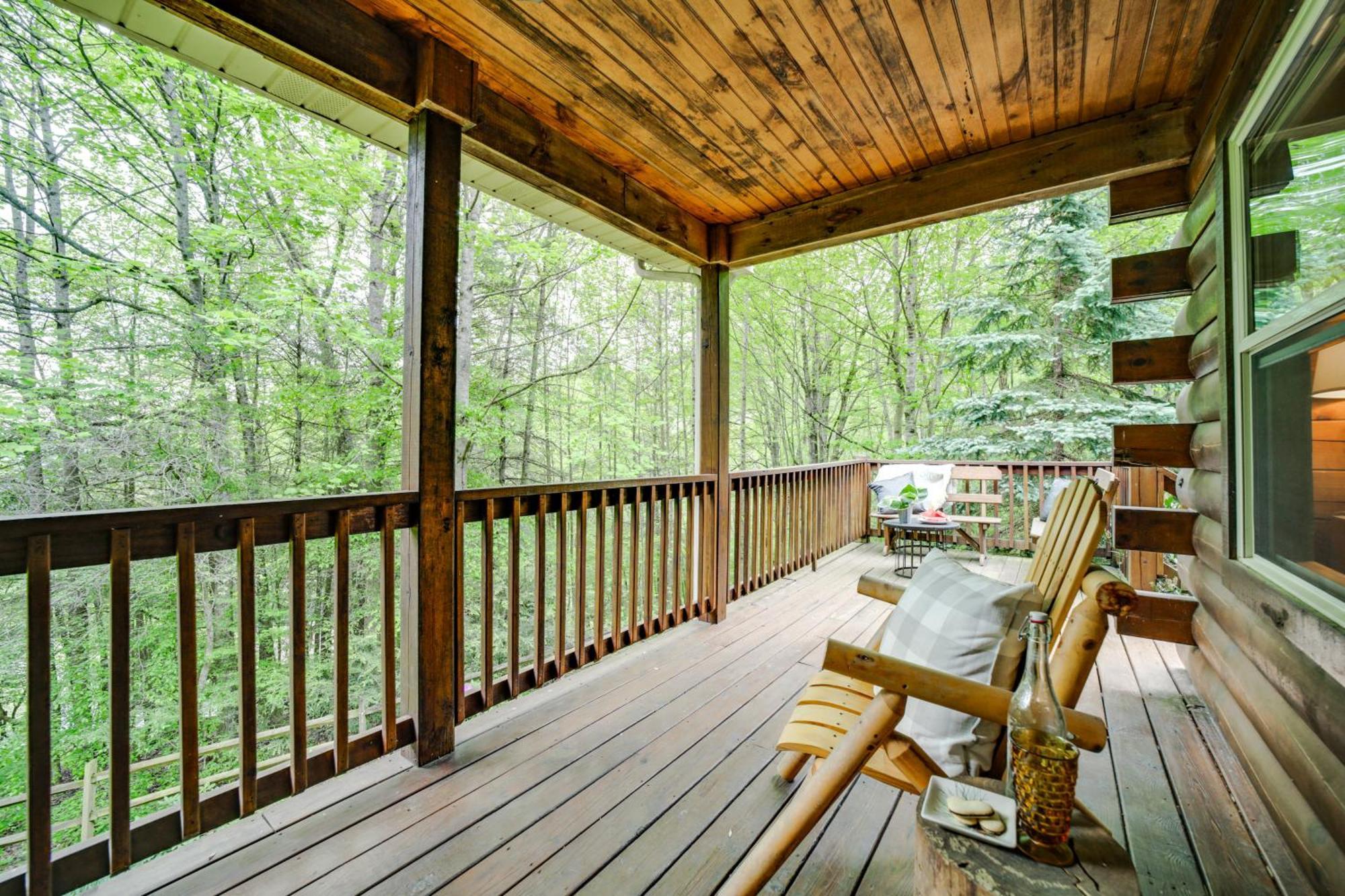 Peaceful Smoky Mountain Cabin With Deck And Fire Pit! Villa Waynesville Eksteriør billede