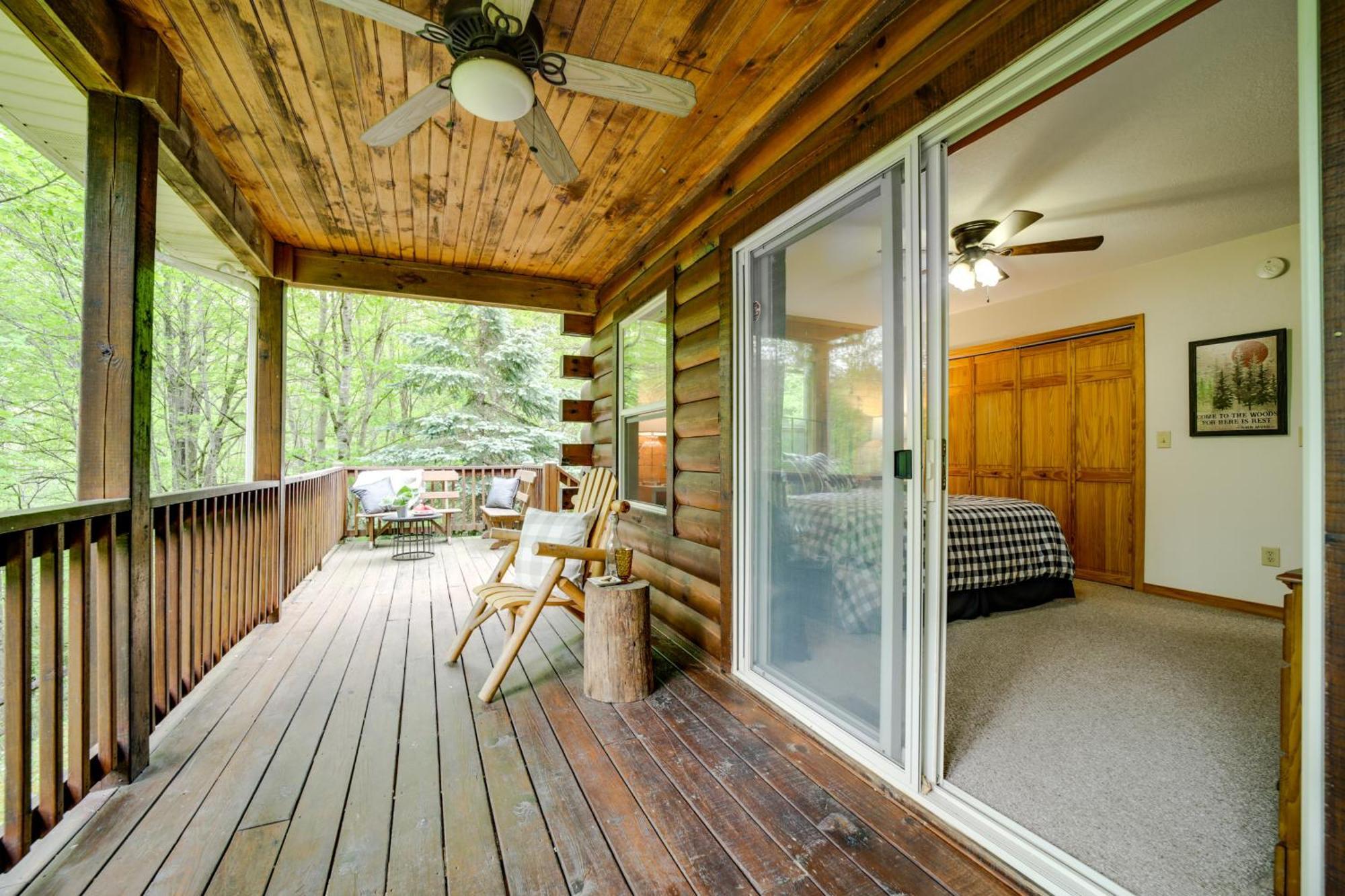 Peaceful Smoky Mountain Cabin With Deck And Fire Pit! Villa Waynesville Eksteriør billede