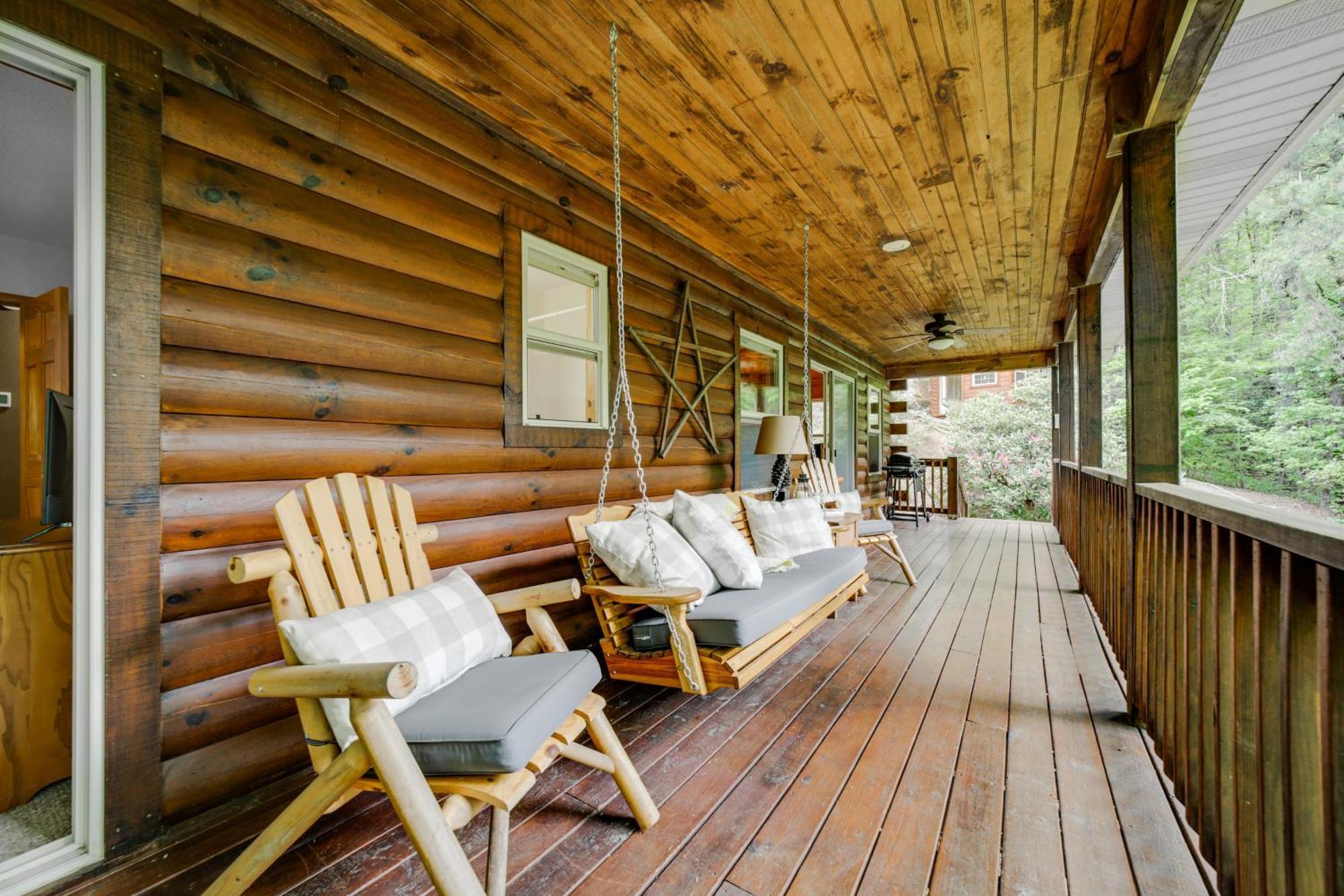 Peaceful Smoky Mountain Cabin With Deck And Fire Pit! Villa Waynesville Eksteriør billede